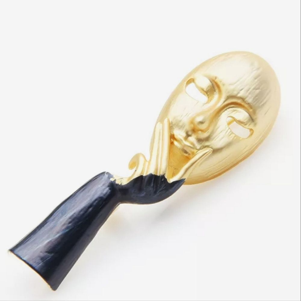 NWOT Lesbian Mask Face Pin